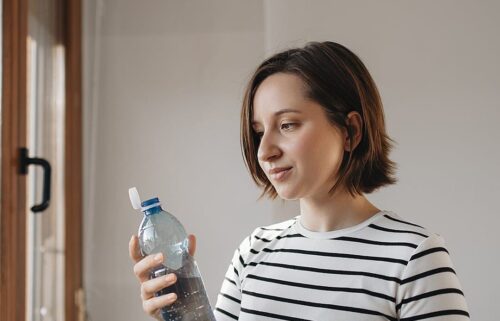 From tap to table: Practical ways to limit microplastic exposure at home