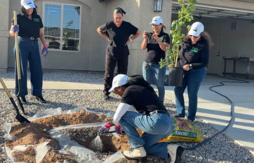 Housing America Corporation y USDA celebran el Día Nacional del Servicio con una jornada de plantación de árboles en San Luis