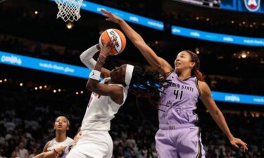 Gabby Williams scored 17 points and Golden State played stellar defense to beat the Atlanta Dream 67-62 on Saturday and even the WNBA Finals at 2-2.